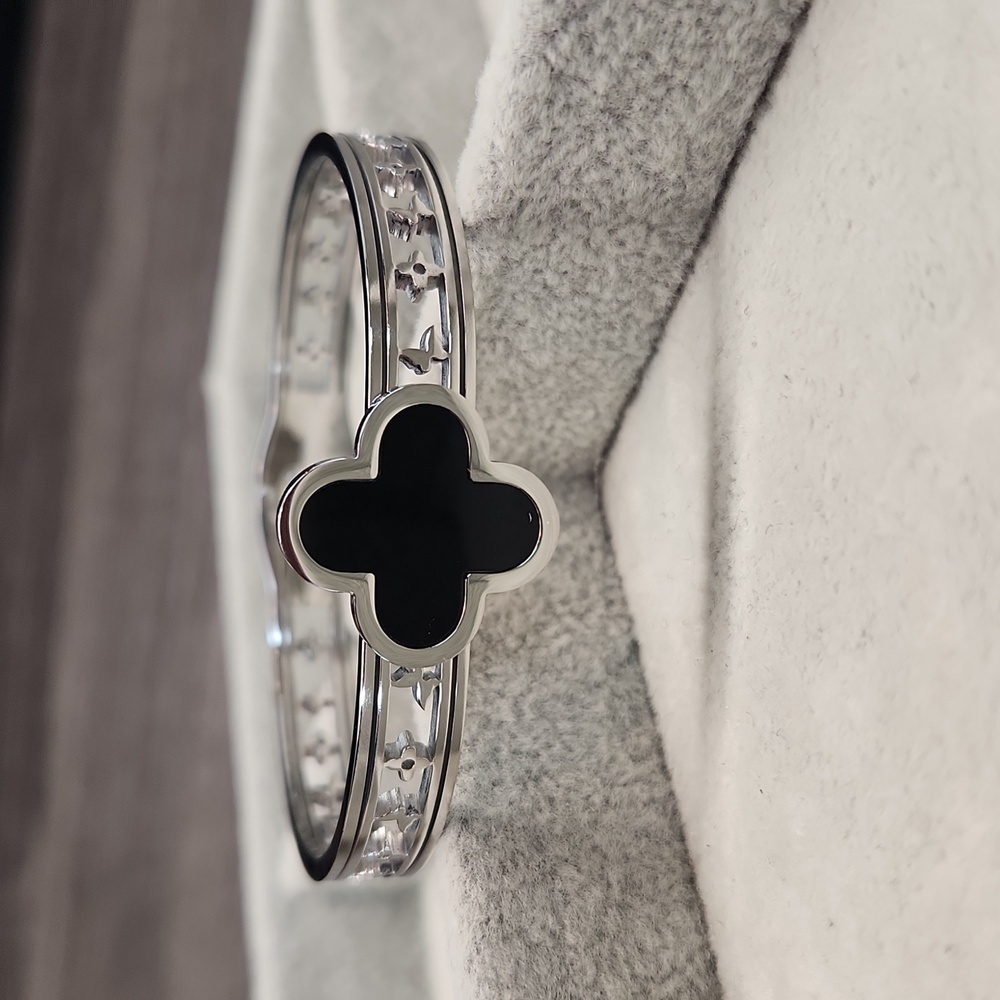 Stainless Steel Silver Stone Black Clover Bangle Bracelet